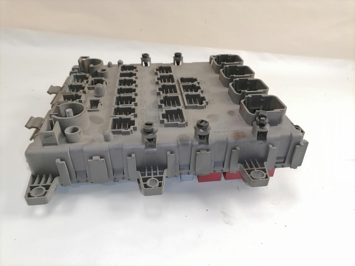 Volvo Central electric unit 5010590677 - נתיך עבור משאית: תמונה 3 Volvo Central electric unit 5010590677 - נתיך עבור משאית: תמונה 3