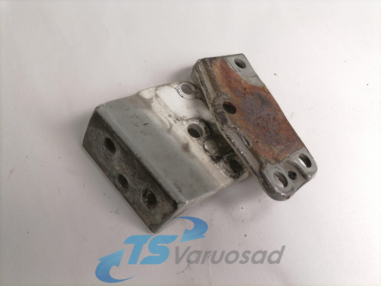 Volvo Door hinge 20372038 - דלת וחלקים עבור משאית: תמונה 4 Volvo Door hinge 20372038 - דלת וחלקים עבור משאית: תמונה 4