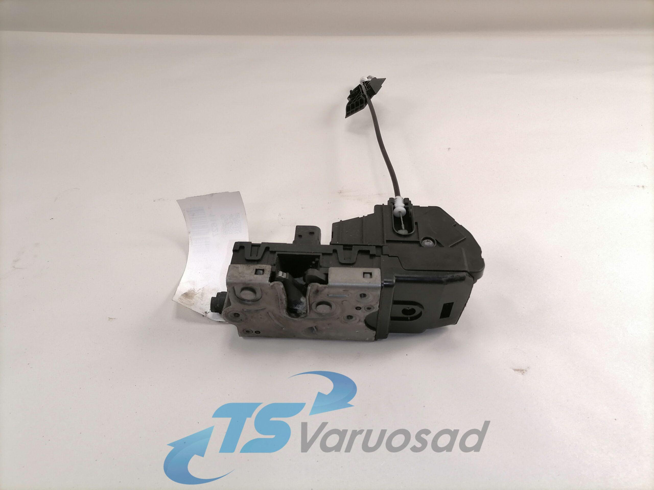 Volvo Door lock 84012032 - דלת וחלקים עבור משאית: תמונה 1 Volvo Door lock 84012032 - דלת וחלקים עבור משאית: תמונה 1