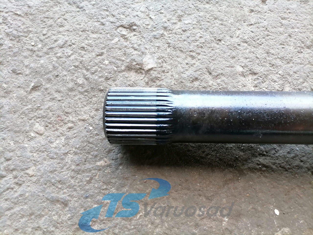 Volvo Drive shaft 3152146 - גל הנעה עבור משאית: תמונה 2 Volvo Drive shaft 3152146 - גל הנעה עבור משאית: תמונה 2