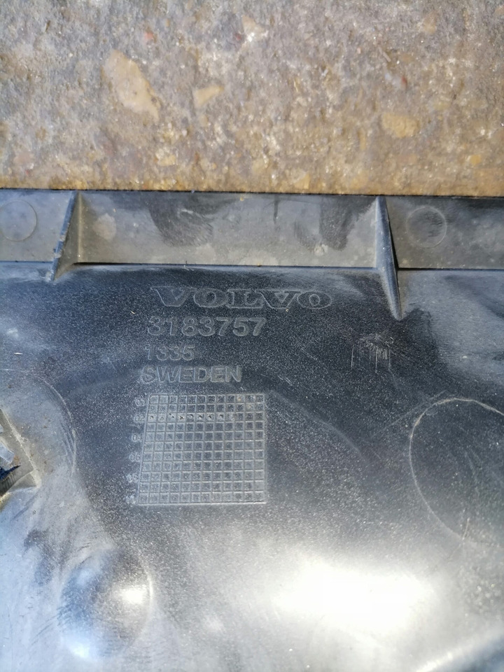 Volvo Fan shroud 3183757 - רדיאטור עבור משאית: תמונה 4 Volvo Fan shroud 3183757 - רדיאטור עבור משאית: תמונה 4