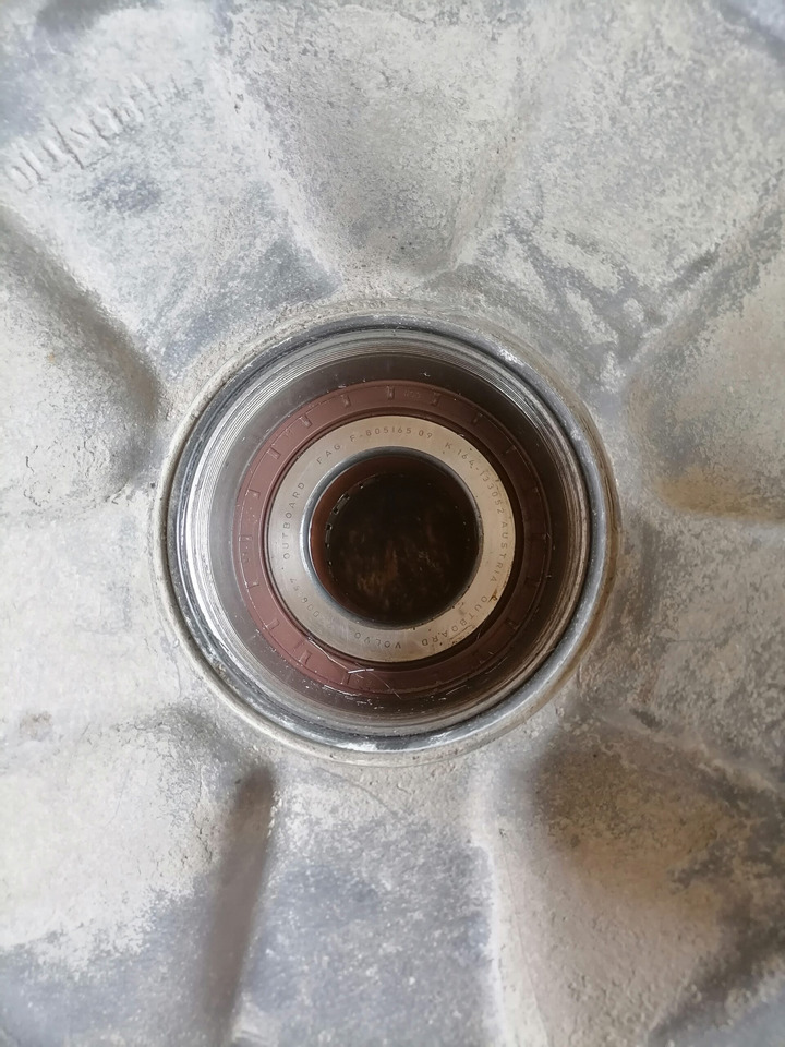 רכזת גלגלים עבור משאית Volvo First wheel hub 21022433: תמונה 6