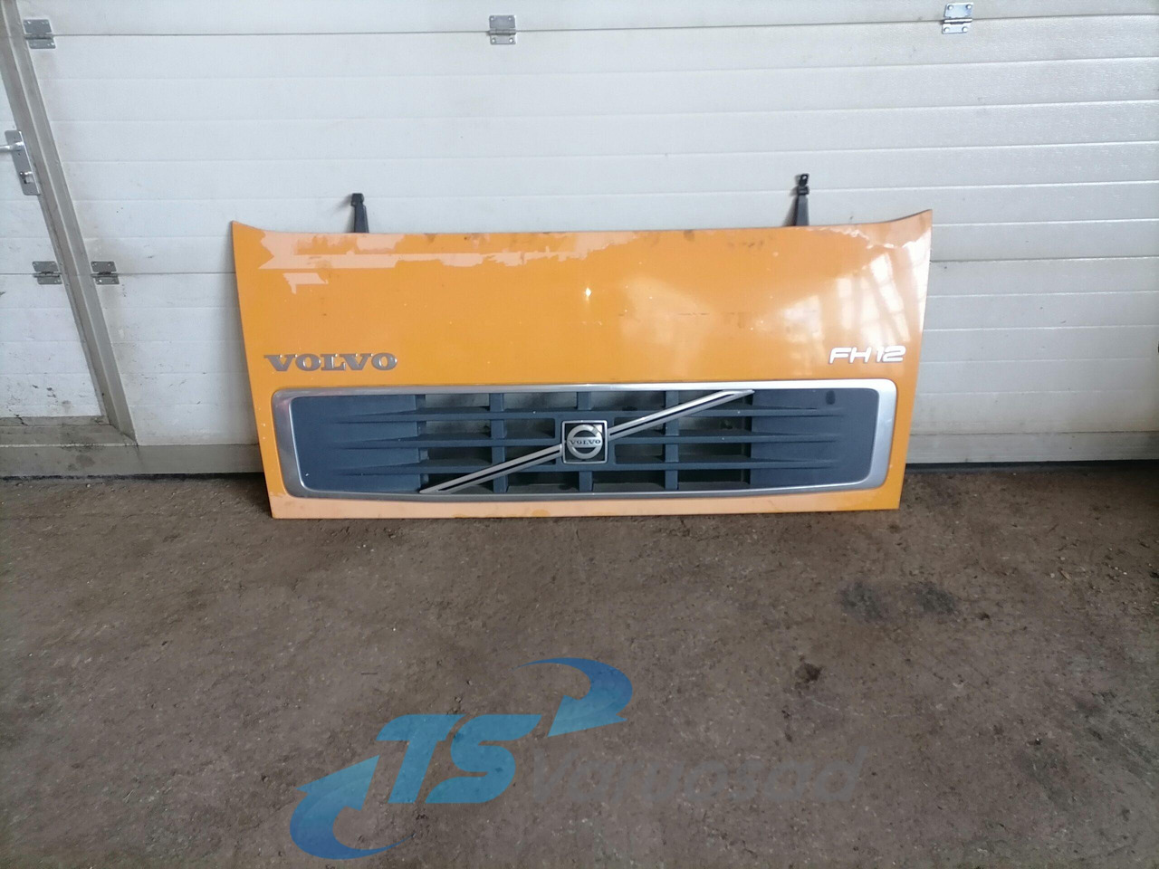 Volvo Grille panel 20360266 - גריל עבור משאית: תמונה 1 Volvo Grille panel 20360266 - גריל עבור משאית: תמונה 1