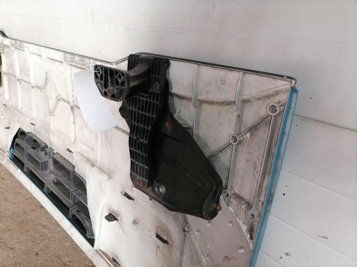 Volvo Grille panel 20748337 - גריל עבור משאית: תמונה 3 Volvo Grille panel 20748337 - גריל עבור משאית: תמונה 3