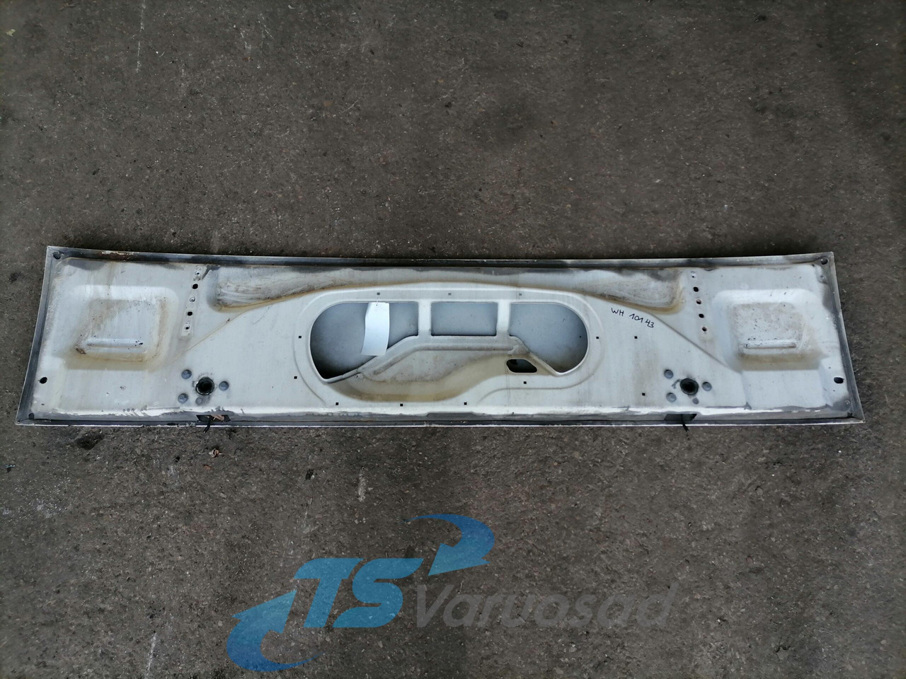 Volvo Grille panel 8191220 - גריל עבור משאית: תמונה 2 Volvo Grille panel 8191220 - גריל עבור משאית: תמונה 2