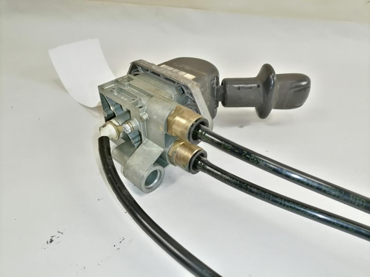 Volvo Handbrake control lever 20763929 - חלק אוניברסלי עבור משאית: תמונה 4 Volvo Handbrake control lever 20763929 - חלק אוניברסלי עבור משאית: תמונה 4