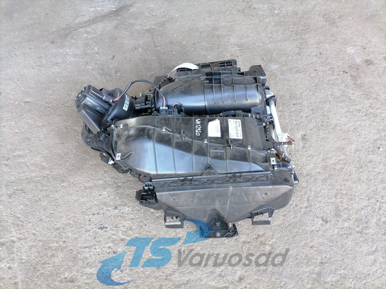 Volvo Heating unit 84164529 - חלק אוניברסלי עבור משאית: תמונה 4 Volvo Heating unit 84164529 - חלק אוניברסלי עבור משאית: תמונה 4