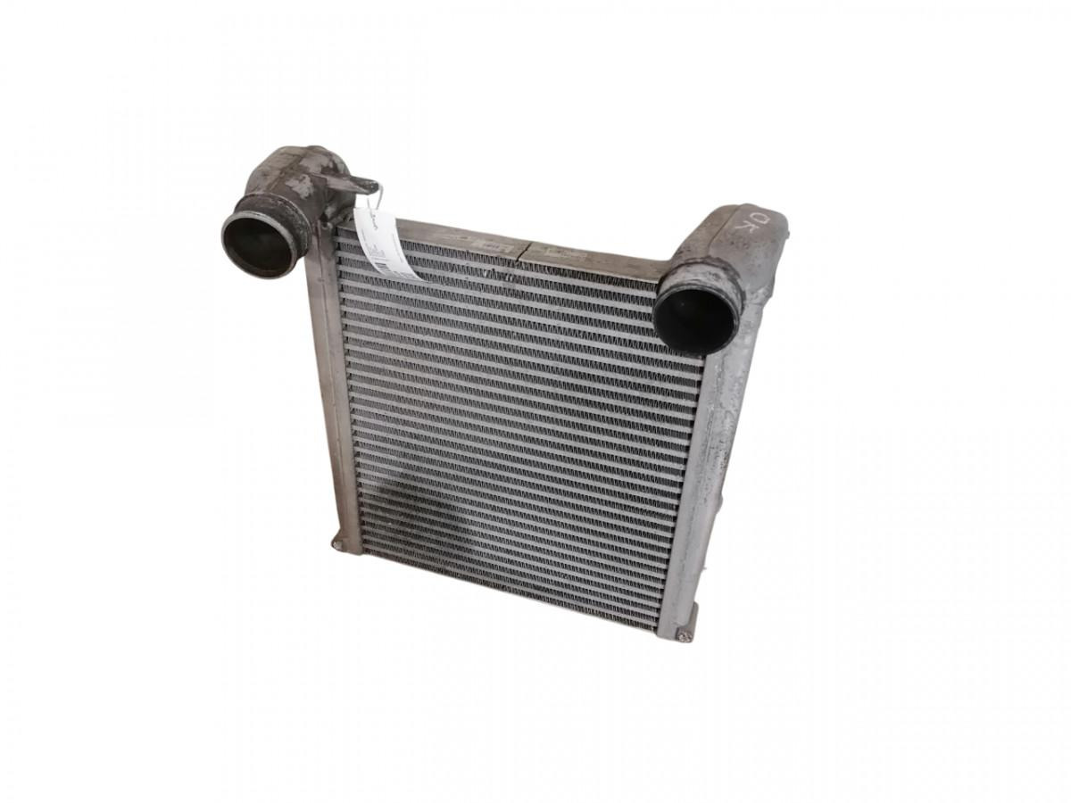Volvo Intercooler radiator 21675284 - מקרר פנימי עבור משאית: תמונה 1 Volvo Intercooler radiator 21675284 - מקרר פנימי עבור משאית: תמונה 1