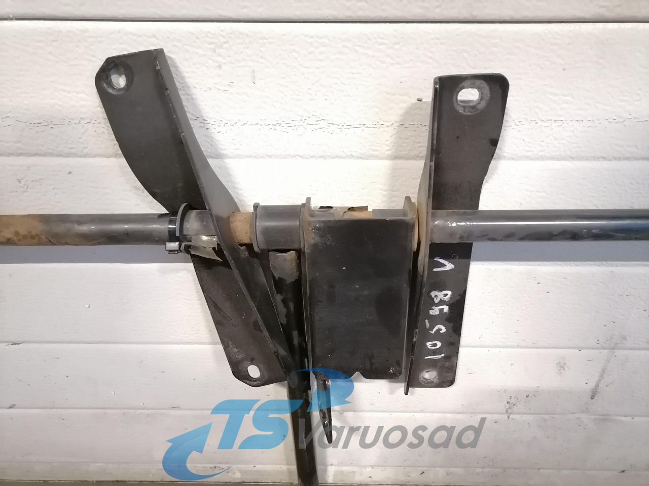 Volvo Kabiini tuulesuunaja kandur 82211420 - חלק אוניברסלי עבור משאית: תמונה 3 Volvo Kabiini tuulesuunaja kandur 82211420 - חלק אוניברסלי עבור משאית: תמונה 3
