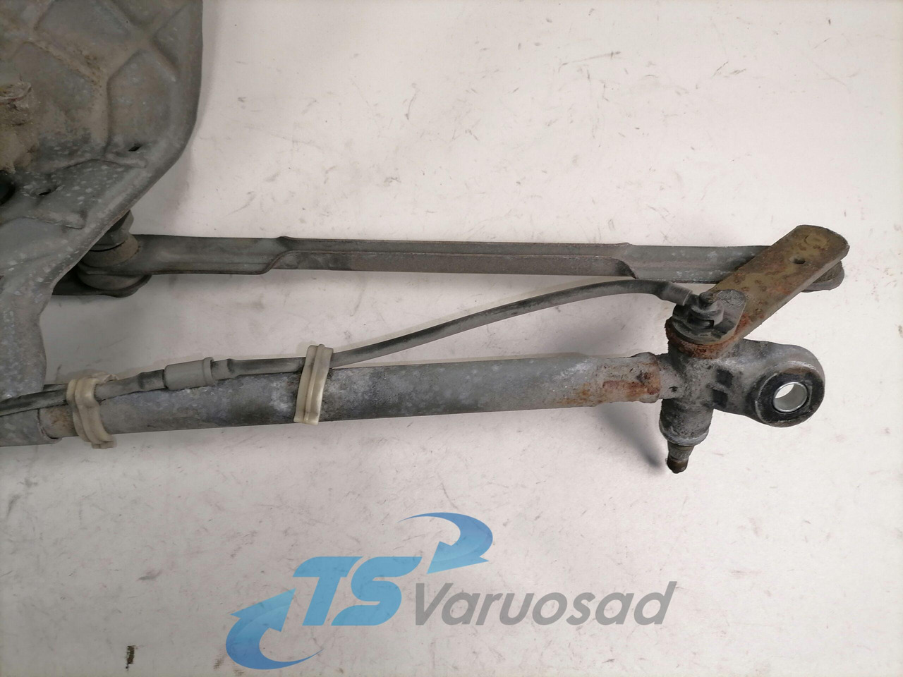 Volvo Klaasipuhasti raam 20517438 - מגב עבור משאית: תמונה 2 Volvo Klaasipuhasti raam 20517438 - מגב עבור משאית: תמונה 2