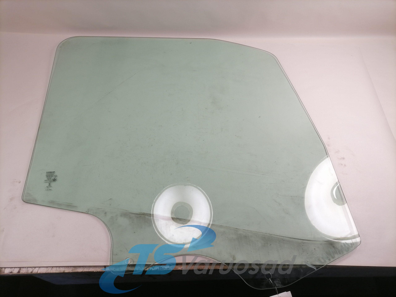 Volvo Küljeklaas, vasak 84043040 - חלון וחלקים עבור משאית: תמונה 1 Volvo Küljeklaas, vasak 84043040 - חלון וחלקים עבור משאית: תמונה 1