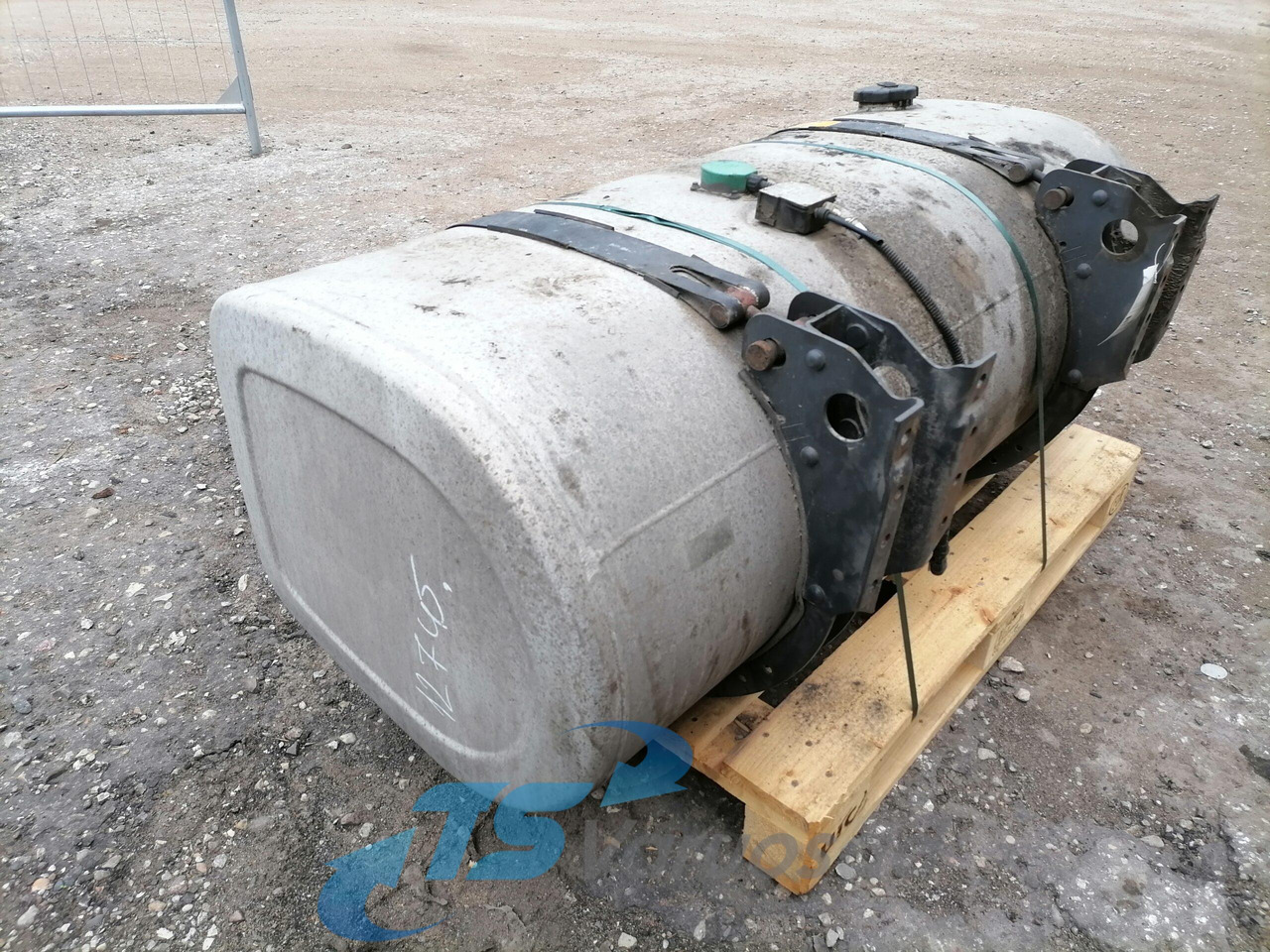 Volvo Kütusepaak 475L 22038784 - מכל דלק עבור משאית: תמונה 3 Volvo Kütusepaak 475L 22038784 - מכל דלק עבור משאית: תמונה 3