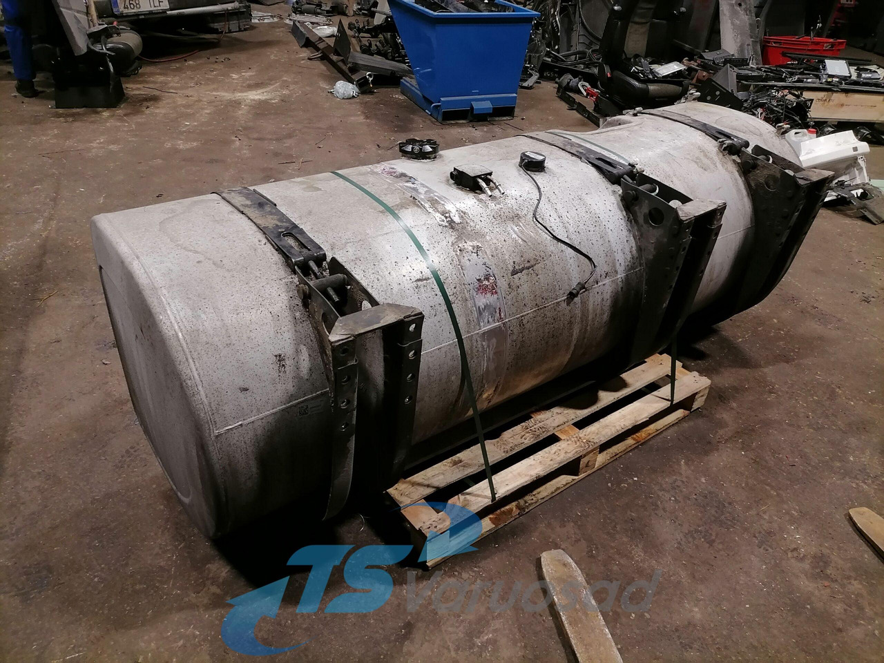 Volvo Kütusepaak 900L 21442022 - מכל דלק עבור משאית: תמונה 4 Volvo Kütusepaak 900L 21442022 - מכל דלק עבור משאית: תמונה 4