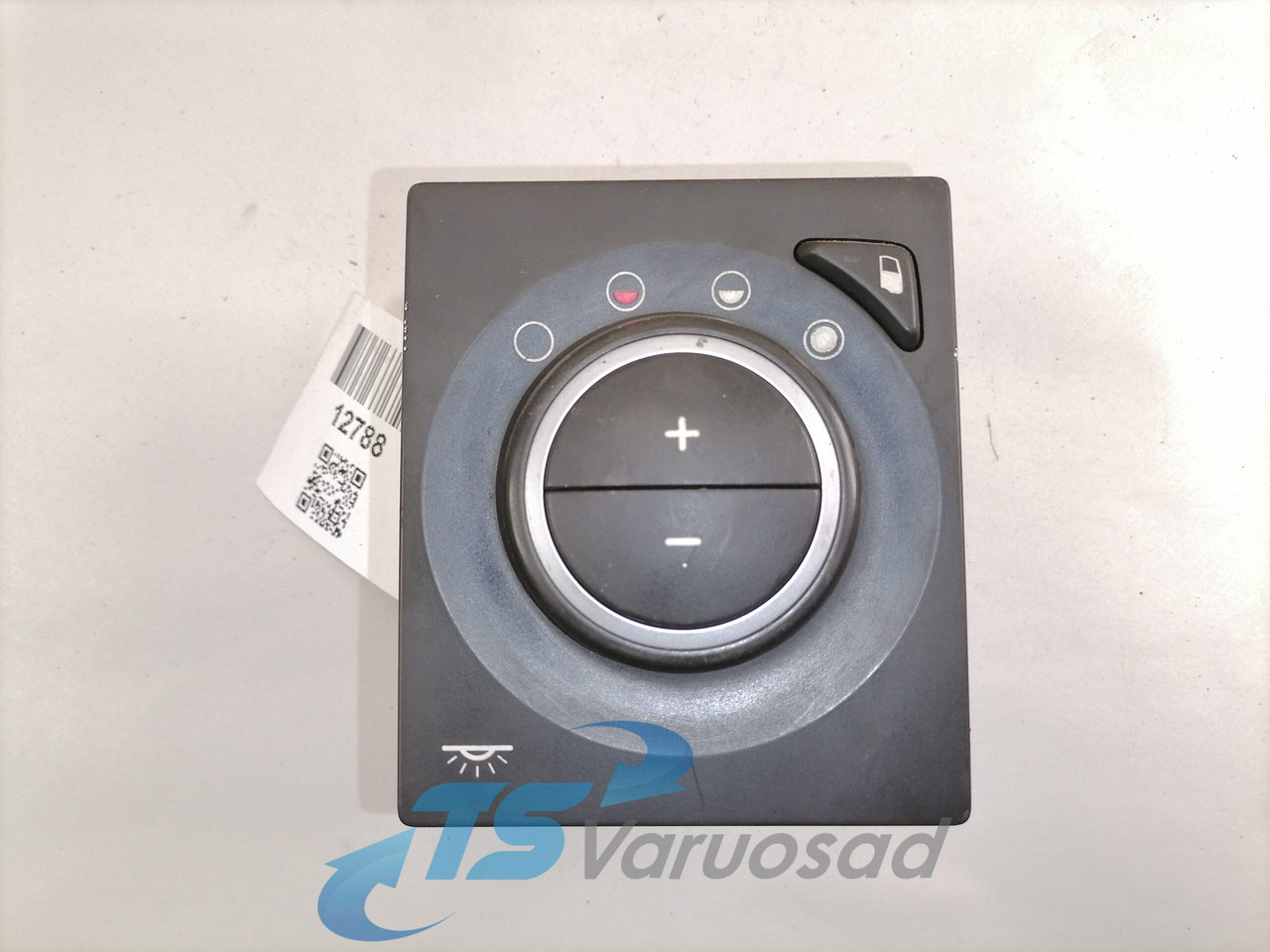 Volvo Lüliti, salongi valgustus 22049578 - תא עבור משאית: תמונה 3 Volvo Lüliti, salongi valgustus 22049578 - תא עבור משאית: תמונה 3