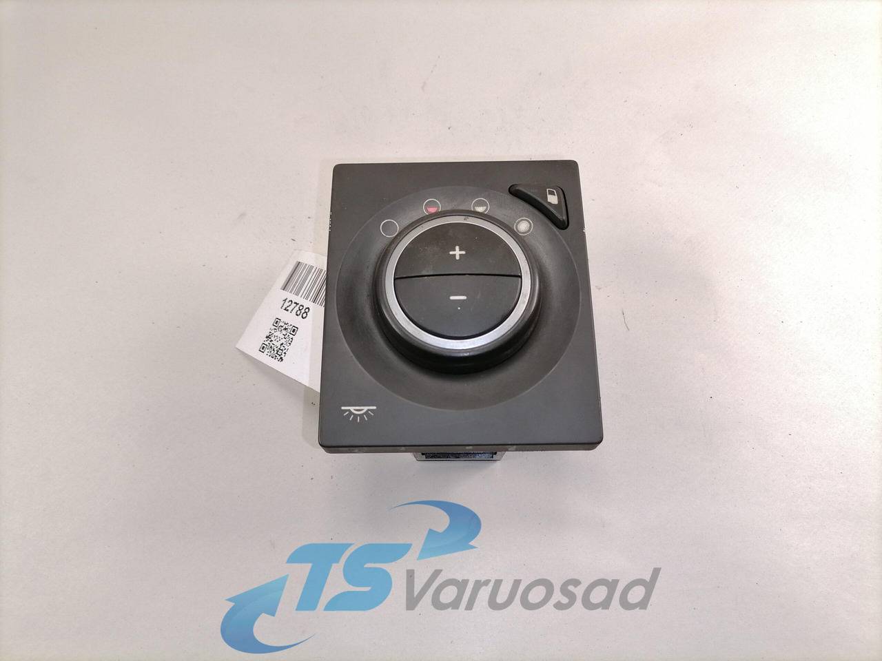 Volvo Lüliti, salongi valgustus 22049578 - תא עבור משאית: תמונה 1 Volvo Lüliti, salongi valgustus 22049578 - תא עבור משאית: תמונה 1