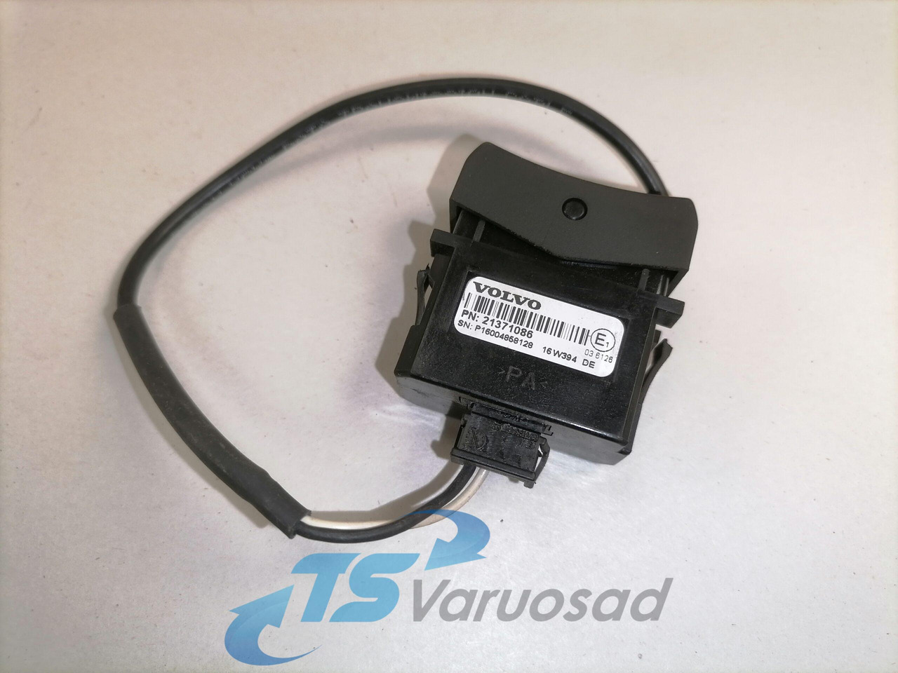 Volvo Mikrofon 21371086 - מערכת חשמל עבור משאית: תמונה 2 Volvo Mikrofon 21371086 - מערכת חשמל עבור משאית: תמונה 2