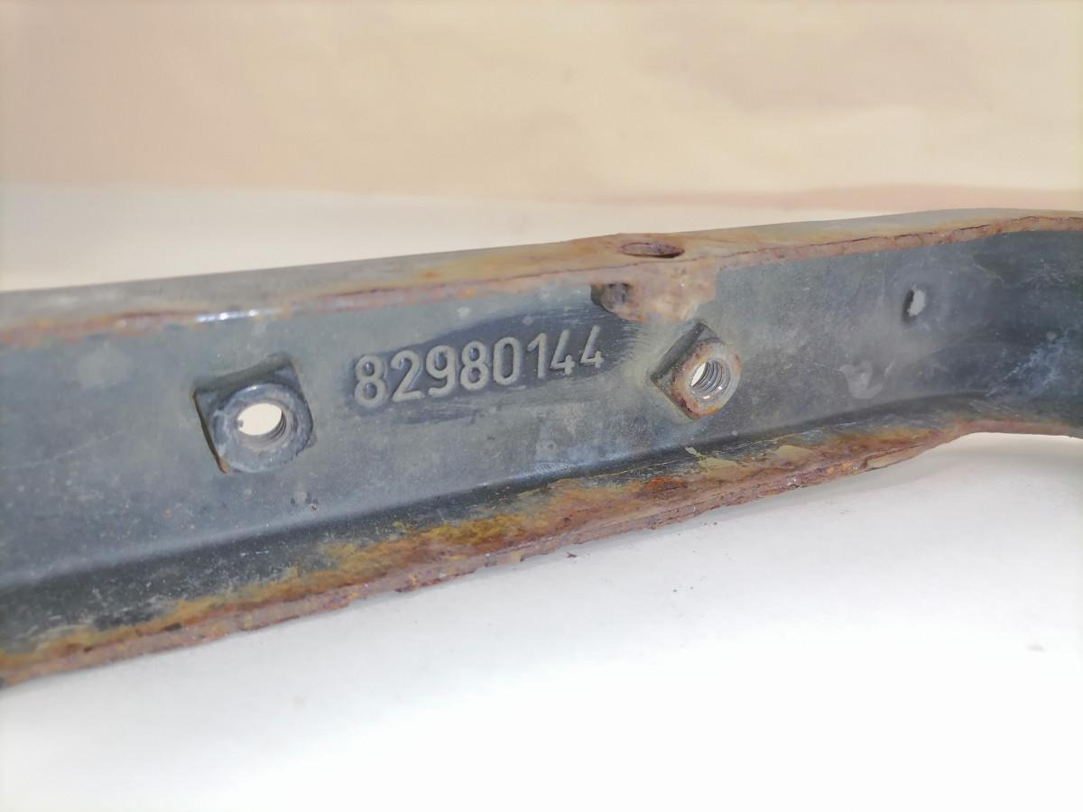 Volvo Mudguard bracket 82980144 - חלק אוניברסלי עבור משאית: תמונה 4 Volvo Mudguard bracket 82980144 - חלק אוניברסלי עבור משאית: תמונה 4