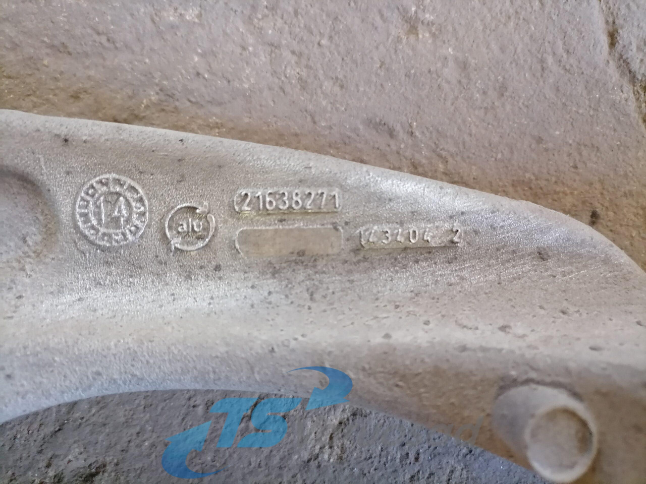 Volvo Muffler carrier 21638271 - עמם-פליטה עבור משאית: תמונה 3 Volvo Muffler carrier 21638271 - עמם-פליטה עבור משאית: תמונה 3