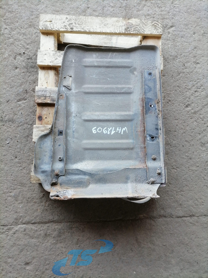 Volvo Muffler cover 22223840 - עמם-פליטה עבור משאית: תמונה 2 Volvo Muffler cover 22223840 - עמם-פליטה עבור משאית: תמונה 2