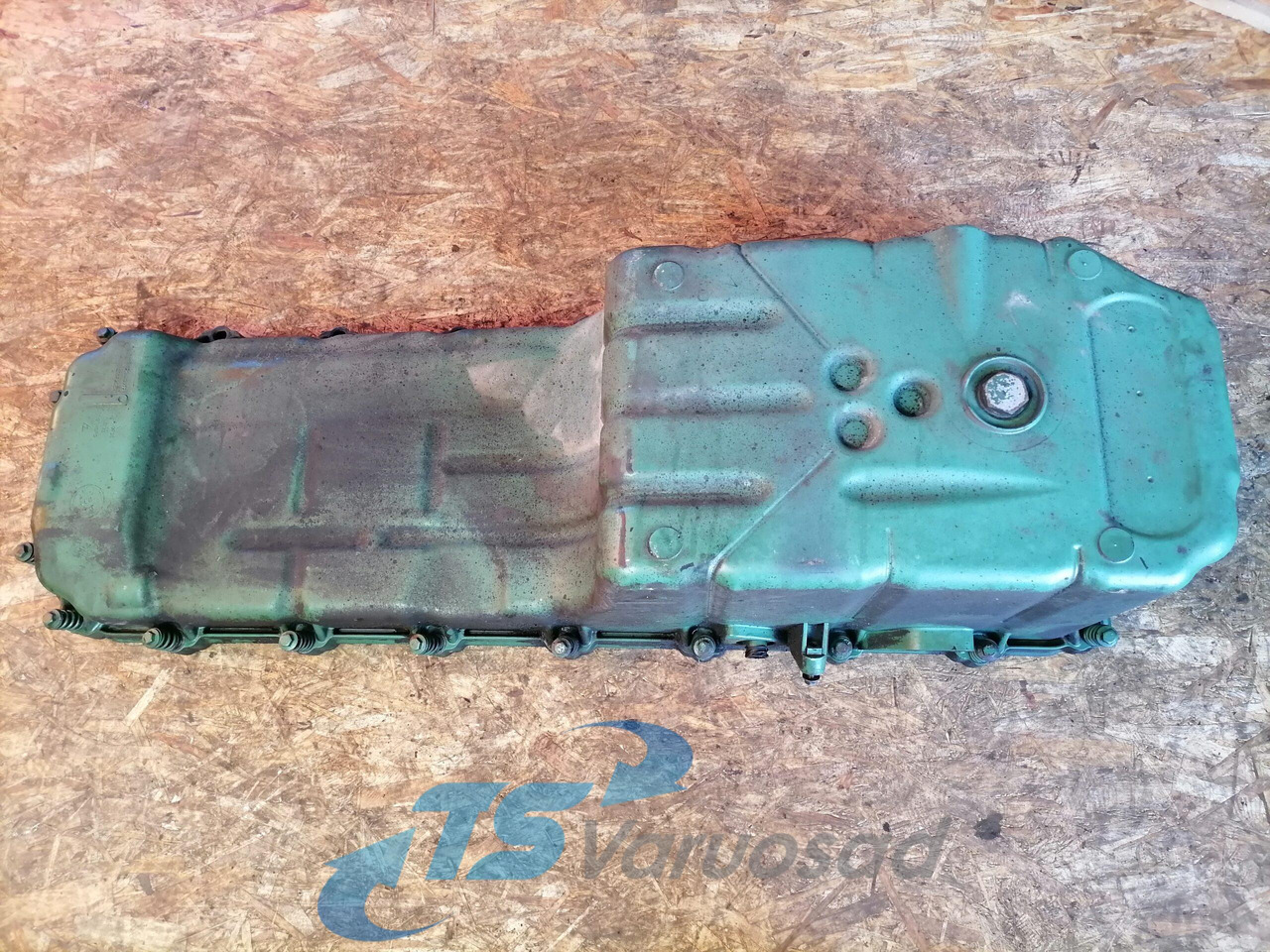 Volvo Oil sump 20493972 - מחבת שמן עבור משאית: תמונה 2 Volvo Oil sump 20493972 - מחבת שמן עבור משאית: תמונה 2