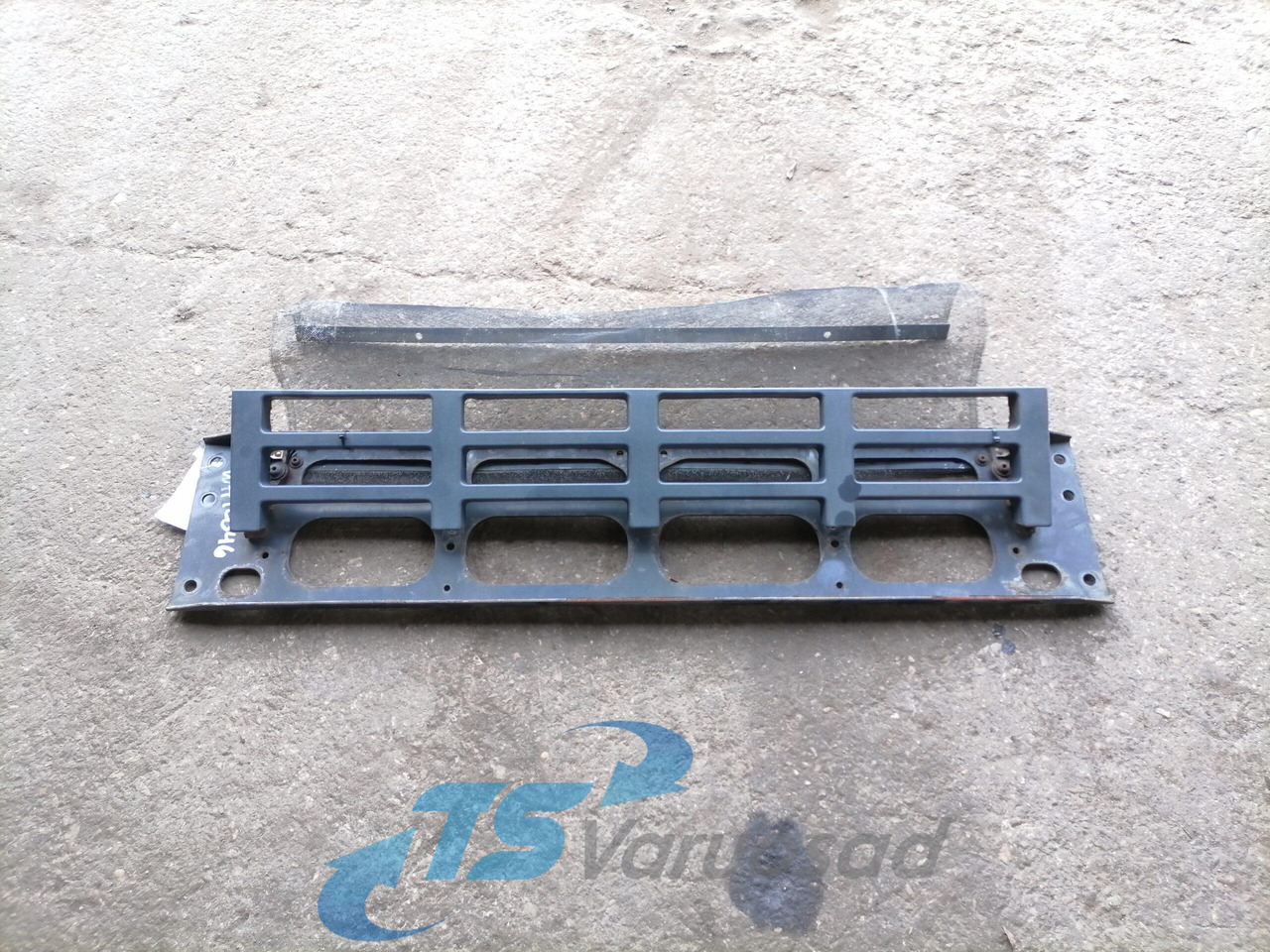 Volvo Raami vahetala 20541198 - מסגרת/ שלדה עבור משאית: תמונה 1 Volvo Raami vahetala 20541198 - מסגרת/ שלדה עבור משאית: תמונה 1