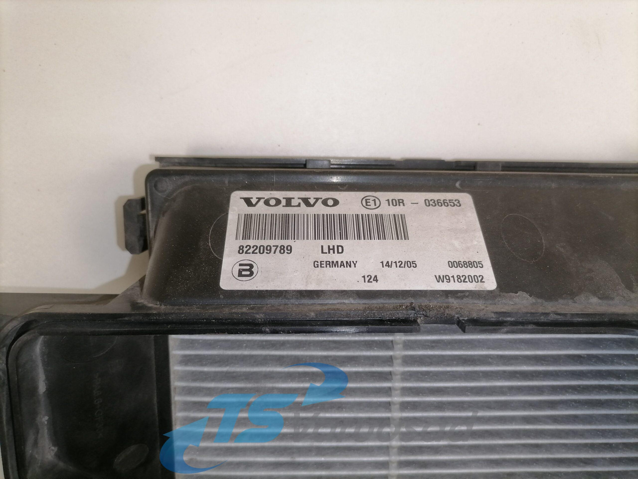 Volvo Salongi õhufiltri korpus 82209789 - חלק אוניברסלי עבור משאית: תמונה 2 Volvo Salongi õhufiltri korpus 82209789 - חלק אוניברסלי עבור משאית: תמונה 2