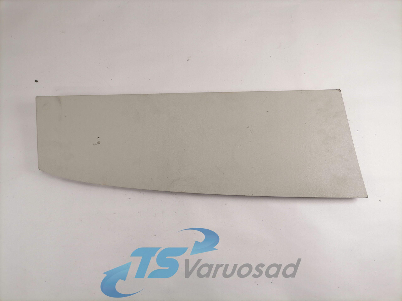 Volvo Salongi plastik 82269340 - חלק אוניברסלי עבור משאית: תמונה 1 Volvo Salongi plastik 82269340 - חלק אוניברסלי עבור משאית: תמונה 1