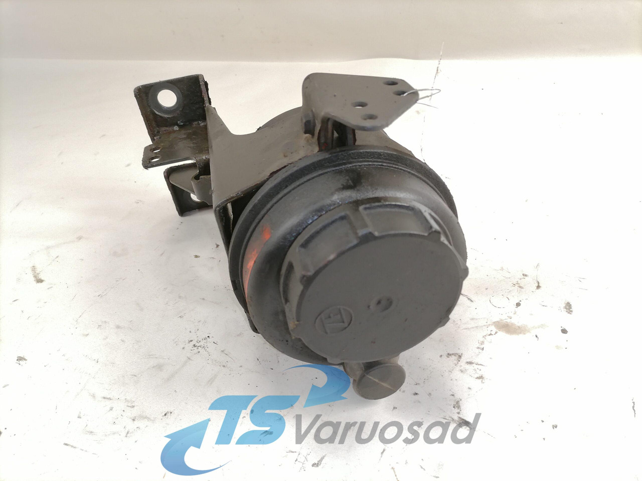 Volvo Steering oil tank+ bracket 1592945 - צינור היגוי עבור משאית: תמונה 3 Volvo Steering oil tank+ bracket 1592945 - צינור היגוי עבור משאית: תמונה 3