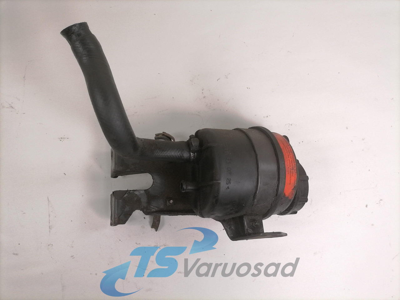 Volvo Steering oil tank+ bracket 20495075 - צינור היגוי עבור משאית: תמונה 2 Volvo Steering oil tank+ bracket 20495075 - צינור היגוי עבור משאית: תמונה 2