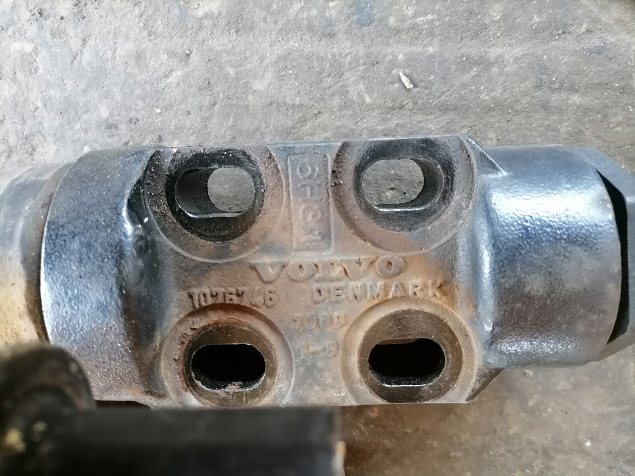 Volvo Volvo FH kabiini torsioonvarras 3198853 - מתלה תא עבור משאית: תמונה 5 Volvo Volvo FH kabiini torsioonvarras 3198853 - מתלה תא עבור משאית: תמונה 5