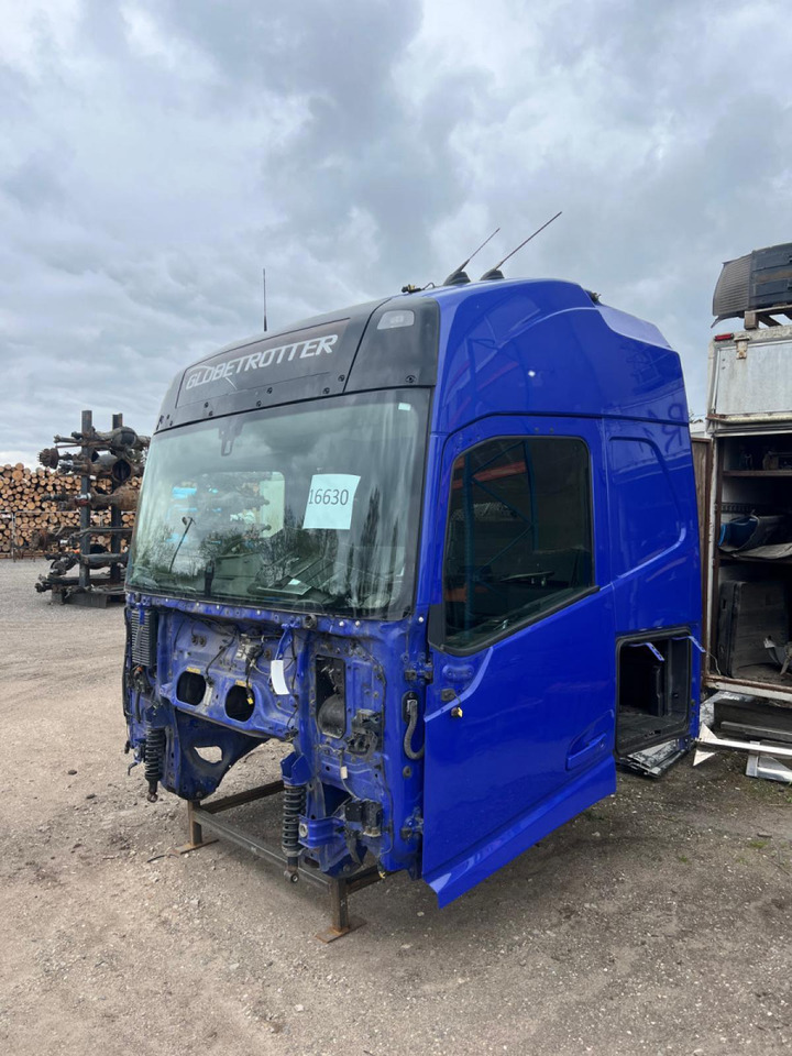 Volvo Volvo cab 85135364 - תא ופנים הרכב עבור משאית: תמונה 1 Volvo Volvo cab 85135364 - תא ופנים הרכב עבור משאית: תמונה 1