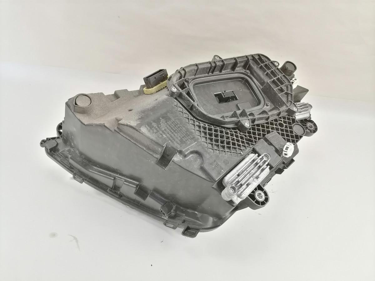 Volvo Volvo esituli, parem (LED) 24056514 - אורות/ תאורה עבור משאית: תמונה 3 Volvo Volvo esituli, parem (LED) 24056514 - אורות/ תאורה עבור משאית: תמונה 3