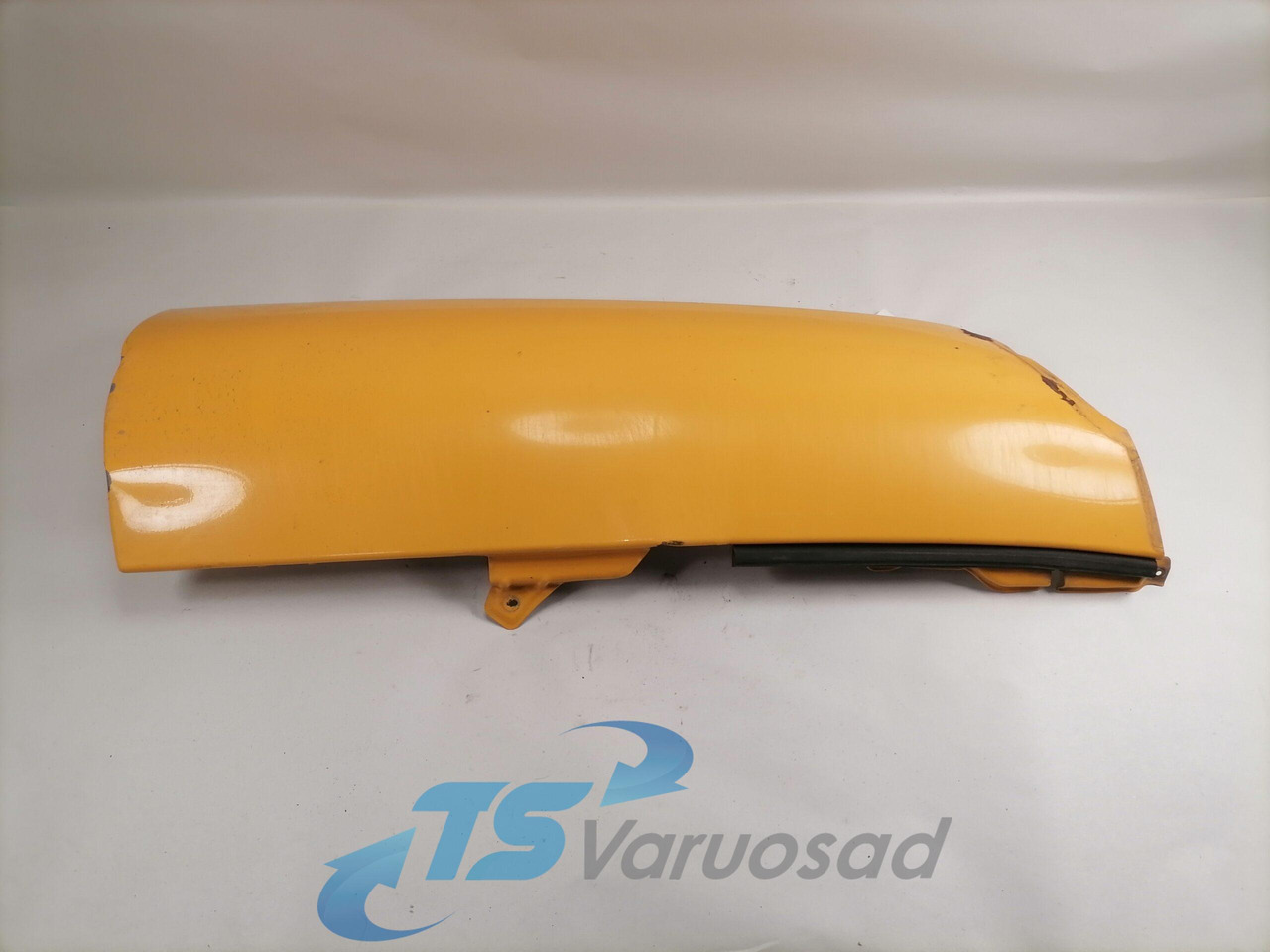 Volvo Volvo kabiini nurgapõsk, vasak 20379175 - גריל עבור משאית: תמונה 1 Volvo Volvo kabiini nurgapõsk, vasak 20379175 - גריל עבור משאית: תמונה 1