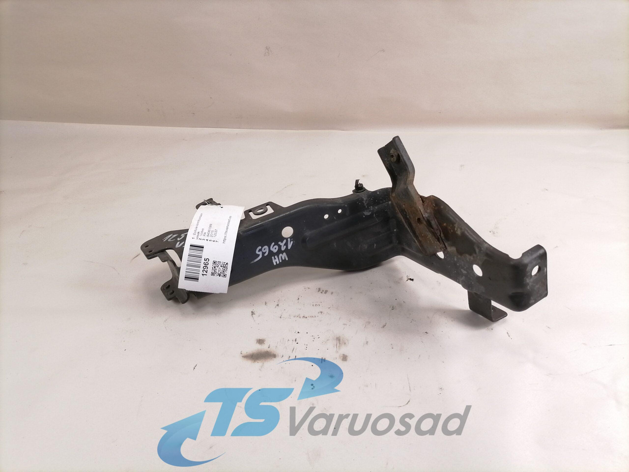 Volvo light bracket 84061089 - אורות/ תאורה עבור משאית: תמונה 1 Volvo light bracket 84061089 - אורות/ תאורה עבור משאית: תמונה 1