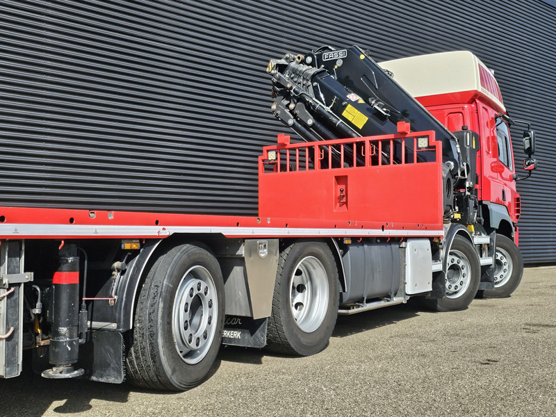 DAF CF 460 8x2/6 / FASSI 82 t/m CRANE / KRAN - 18.3 mtr - משאית צד נופל/ שטוחה, משאית מנוף: תמונה 4 DAF CF 460 8x2/6 / FASSI 82 t/m CRANE / KRAN - 18.3 mtr - משאית צד נופל/ שטוחה, משאית מנוף: תמונה 4