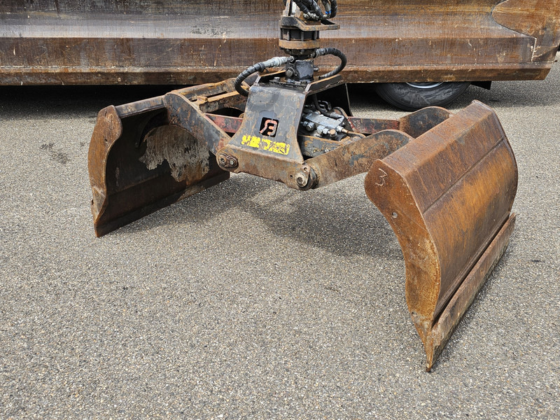 DAF TATRA T158/II 6X6 / HMF Z CRANE + 2 SIDE TIPPER - מזהיר, משאית מנוף: תמונה 5 DAF TATRA T158/II 6X6 / HMF Z CRANE + 2 SIDE TIPPER - מזהיר, משאית מנוף: תמונה 5