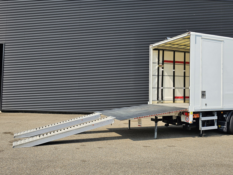MAN TGM 26.320 / 6x2-4 / LBW / 6000kg TAIL LIFT - משאית תיבה: תמונה 4 MAN TGM 26.320 / 6x2-4 / LBW / 6000kg TAIL LIFT - משאית תיבה: תמונה 4