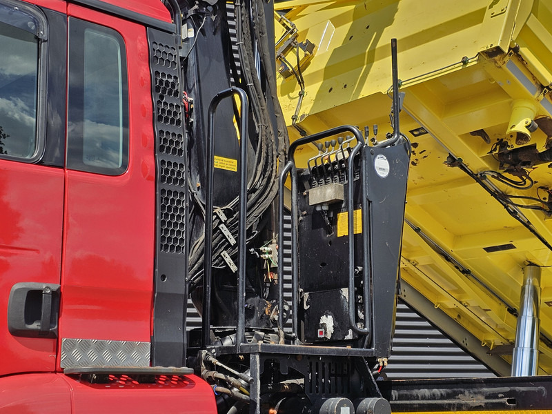 MAN TGS 33.480 6x6 / PALFINGER Z CRANE / 2 SIDE TIPPER - מזהיר, משאית מנוף: תמונה 4 MAN TGS 33.480 6x6 / PALFINGER Z CRANE / 2 SIDE TIPPER - מזהיר, משאית מנוף: תמונה 4
