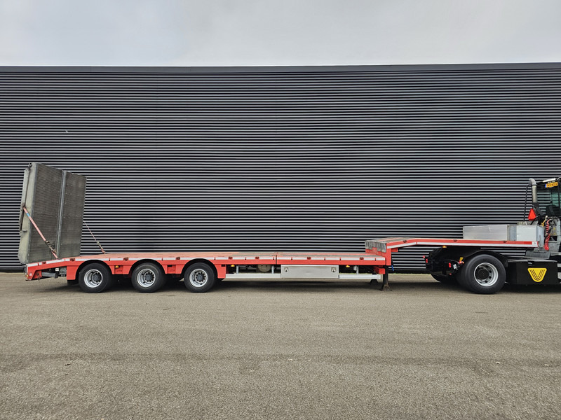Max Trailer 3 x steering axle / hydraulic ramp / hydraulic bed - סמיטריילר עם מטען נמוך: תמונה 5 Max Trailer 3 x steering axle / hydraulic ramp / hydraulic bed - סמיטריילר עם מטען נמוך: תמונה 5