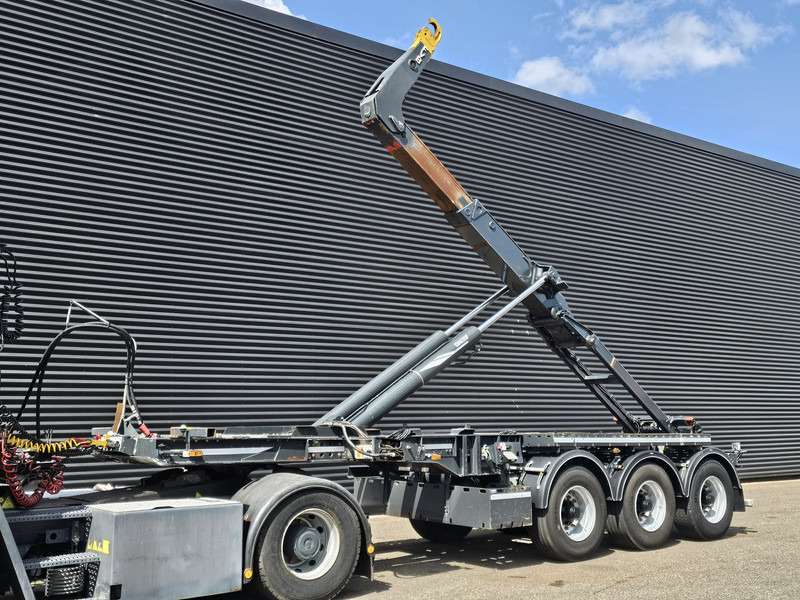 Van Bouwel 25T HOOKLIFT / ABROLKIPPER / LIFT AXLE - סמיטריילר מוביל מכולות/ החלפת גוף: תמונה 1 Van Bouwel 25T HOOKLIFT / ABROLKIPPER / LIFT AXLE - סמיטריילר מוביל מכולות/ החלפת גוף: תמונה 1