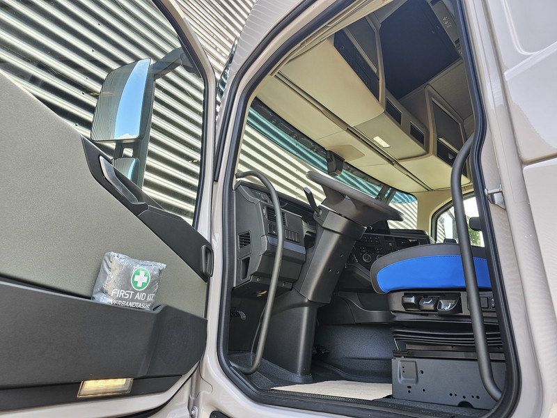 משאית גרירה Volvo FH 500 / 8x2-6 / OPRIJ - MACHINE TRANSPORT: תמונה 19