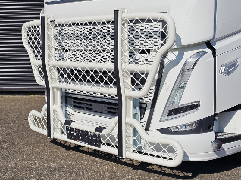 Volvo FH 540 / 6X4 / BOOGIE / RETARDER / FULL AIR / 312DKM - יחידת טרקטור: תמונה 2 Volvo FH 540 / 6X4 / BOOGIE / RETARDER / FULL AIR / 312DKM - יחידת טרקטור: תמונה 2
