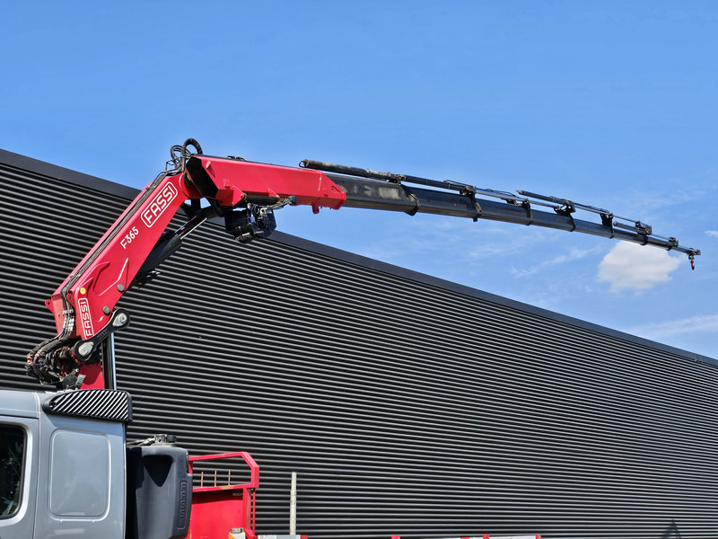 Volvo FM 460 8x4-4 / FASSI 36.5 t/m -8 x EXTENSION + WINCH - משאית צד נופל/ שטוחה, משאית מנוף: תמונה 2 Volvo FM 460 8x4-4 / FASSI 36.5 t/m -8 x EXTENSION + WINCH - משאית צד נופל/ שטוחה, משאית מנוף: תמונה 2