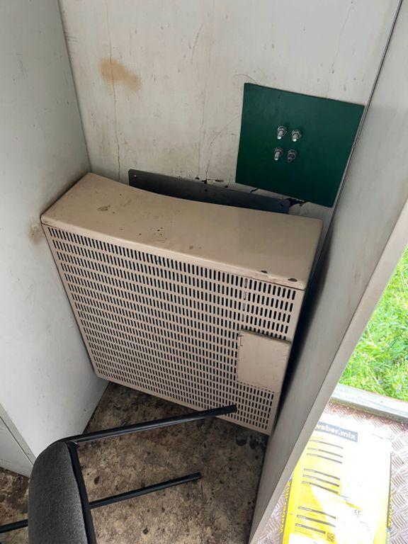 מערכת הרמת וו/ מעמיס דילוג Büro Container mit Heizung Licht Tisch Schränke: תמונה 6