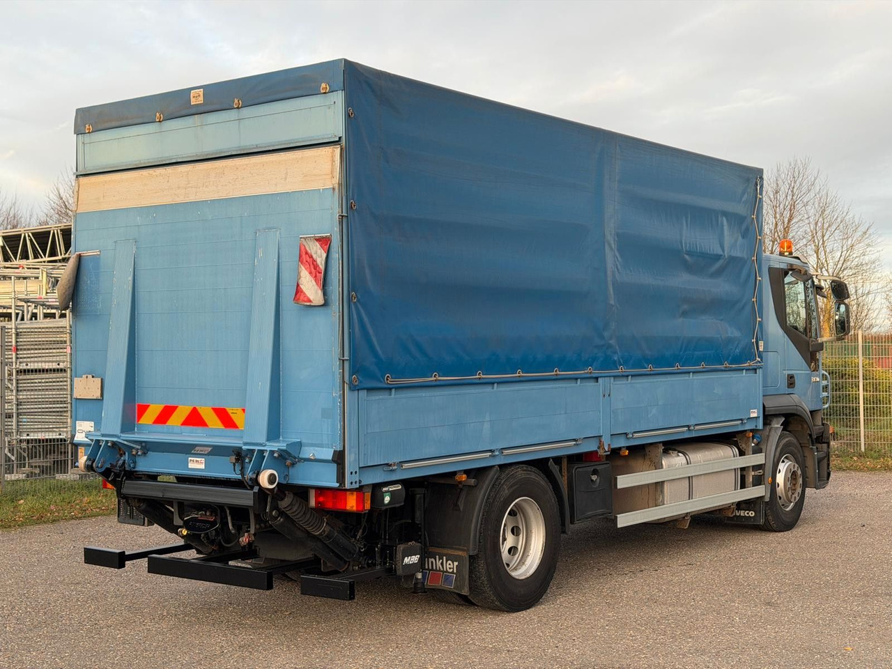 Iveco 190S36/9 Stralis Pritsche & Hebebühne 3 to. TOP - משאית וילונות צד: תמונה 5 Iveco 190S36/9 Stralis Pritsche & Hebebühne 3 to. TOP - משאית וילונות צד: תמונה 5