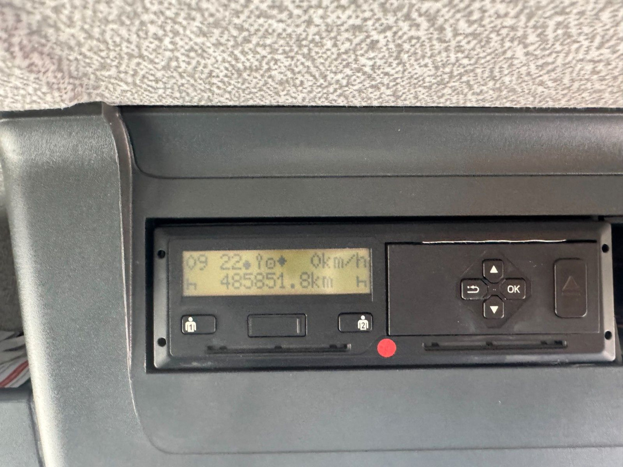 MAN 15.290 4X2 Koffer mit Hebebühne AHK - משאית תיבה: תמונה 4 MAN 15.290 4X2 Koffer mit Hebebühne AHK - משאית תיבה: תמונה 4