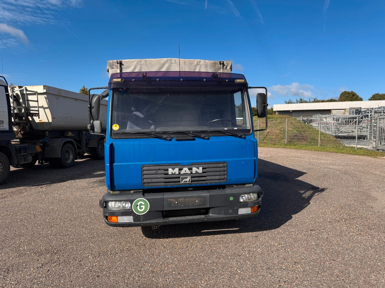 MAN 8.140 4X2 Pritsche Plane Original Km - כלי רכב מסחרי עם וילונות צד: תמונה 5 MAN 8.140 4X2 Pritsche Plane Original Km - כלי רכב מסחרי עם וילונות צד: תמונה 5