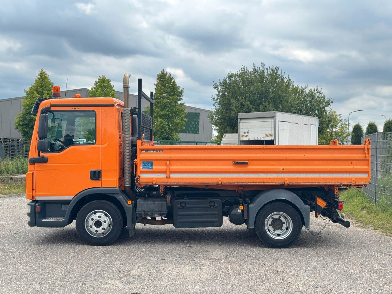 MAN 8.220 4x2 Meiller 3S. Kipper | Sperrdiff. | AHK - מזהיר: תמונה 3 MAN 8.220 4x2 Meiller 3S. Kipper | Sperrdiff. | AHK - מזהיר: תמונה 3