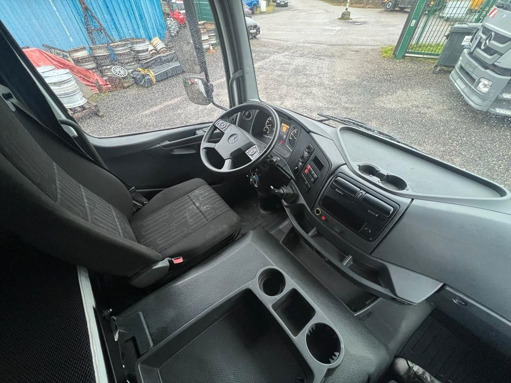 Mercedes-Benz 1324 4X2 Koffer Plane 6 to. Hebebühne Mercedes-Benz 1324 4X2 Koffer Plane 6 to. Hebebühne - משאית וילונות צד: תמונה 3 Mercedes-Benz 1324 4X2 Koffer Plane 6 to. Hebebühne Mercedes-Benz 1324 4X2 Koffer Plane 6 to. Hebebühne - משאית וילונות צד: תמונה 3