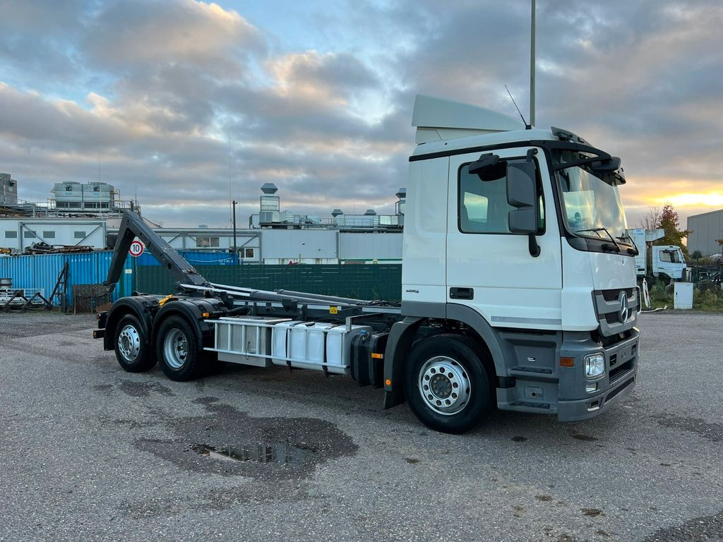 Mercedes-Benz 2541 6X2 Meiller Funk Zustand wie 200 tkm Mercedes-Benz 2541 6X2 Meiller RK 20.65 Funk | Top Zustand! - משאית הרמת וו: תמונה 3 Mercedes-Benz 2541 6X2 Meiller Funk Zustand wie 200 tkm Mercedes-Benz 2541 6X2 Meiller RK 20.65 Funk | Top Zustand! - משאית הרמת וו: תמונה 3